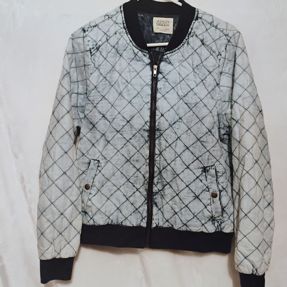 Ashley by 26 International Acid‎ Wash Quilted Bomber Jacket Large Blue White C